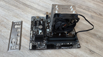 Intel Core i7 6700k + Gigabyte GA-B150M-DS3H + Be Quiet! Pure Rock Slim
