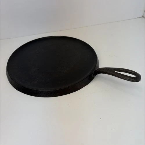Griswold # 8 Cast Iron Griddle Skillet with Vintage Large Block Logo 608 B Flat