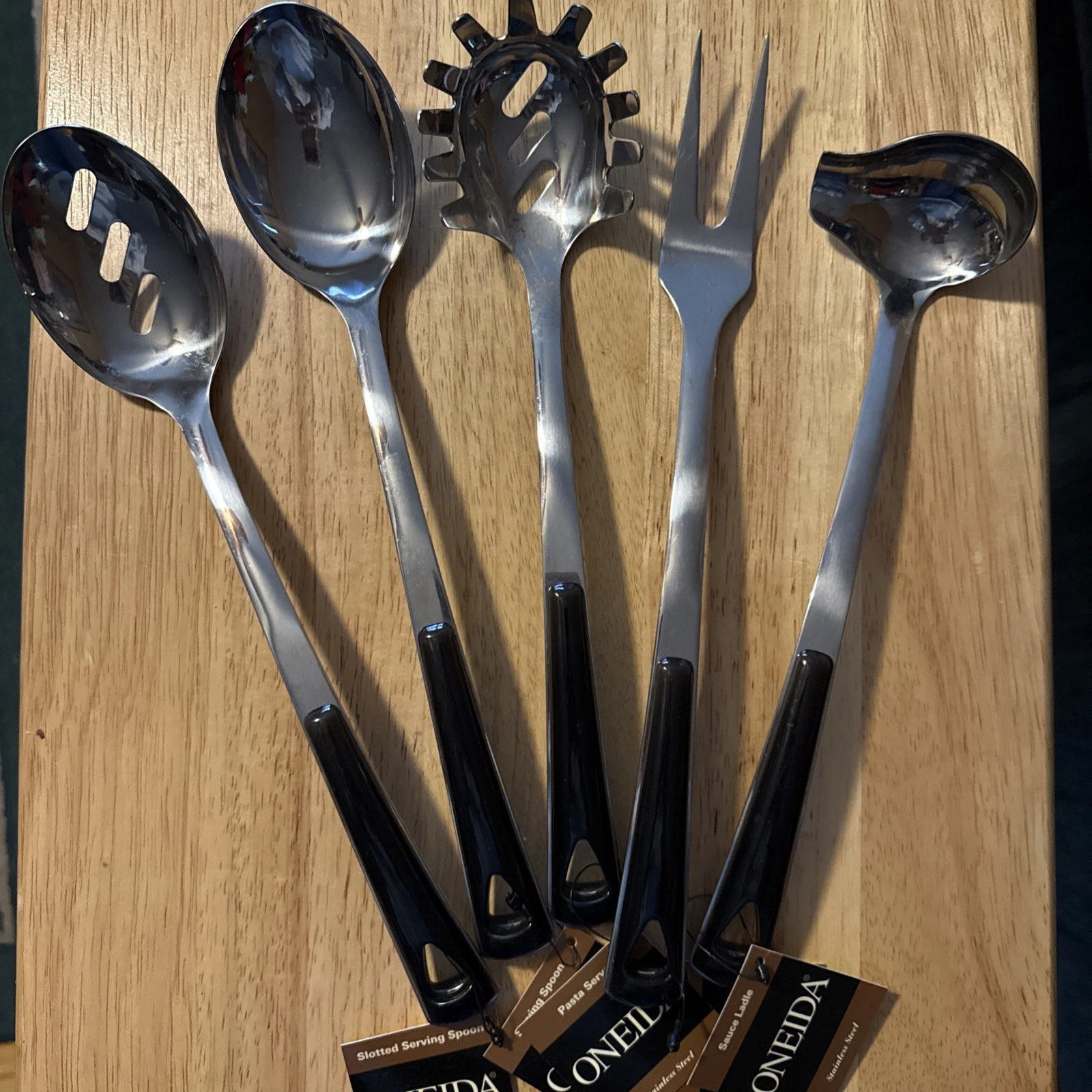 Oneida Stainless Steel Kitchen Utensil Set of 5 New W/tags, Black Handles
Opens in a new window or t