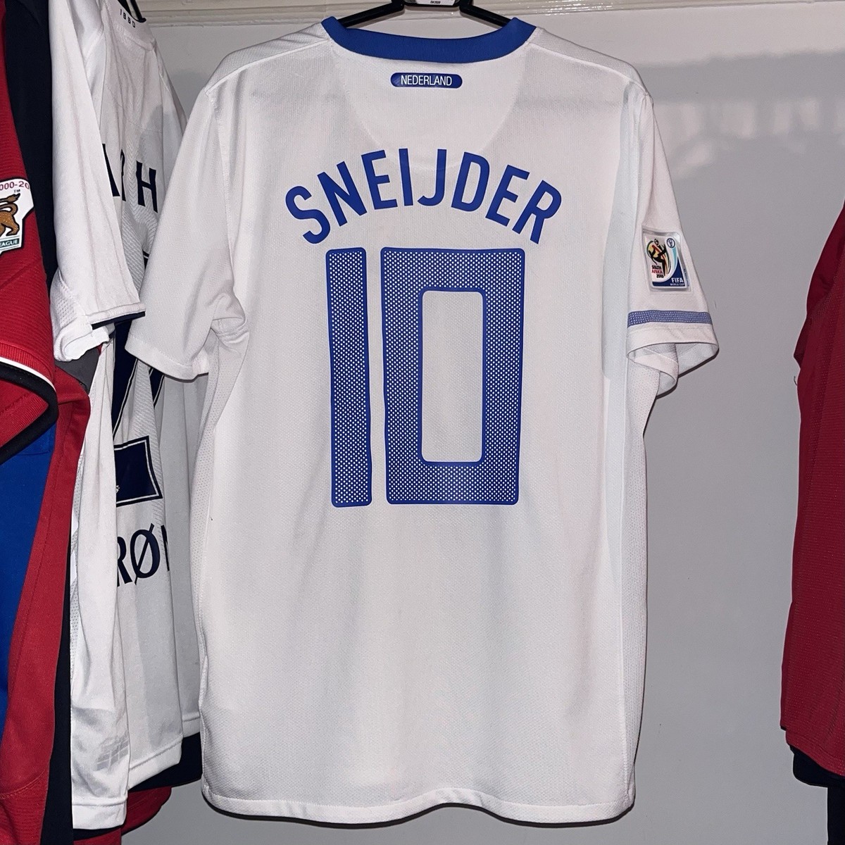 Netherlands 2010/11/12 Nike Away Football Shirt White Sneijder 10