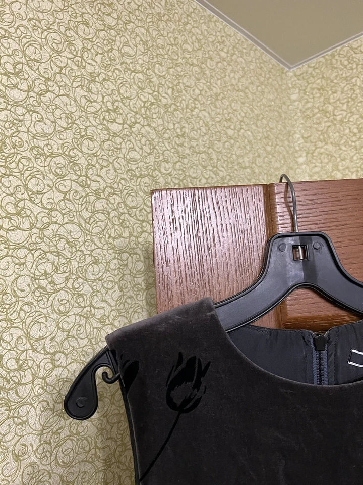 RARE SPORT MAX MARA CODE VELOUR FLOWERS ART SOLID WOMANS GRAY DRESS SIZE 8US - Image 4 of 4