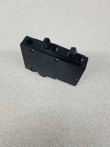 15 Amp Square D 2 Pole Twin Type QOT 15A QOT1515 Circuit Breaker Metal