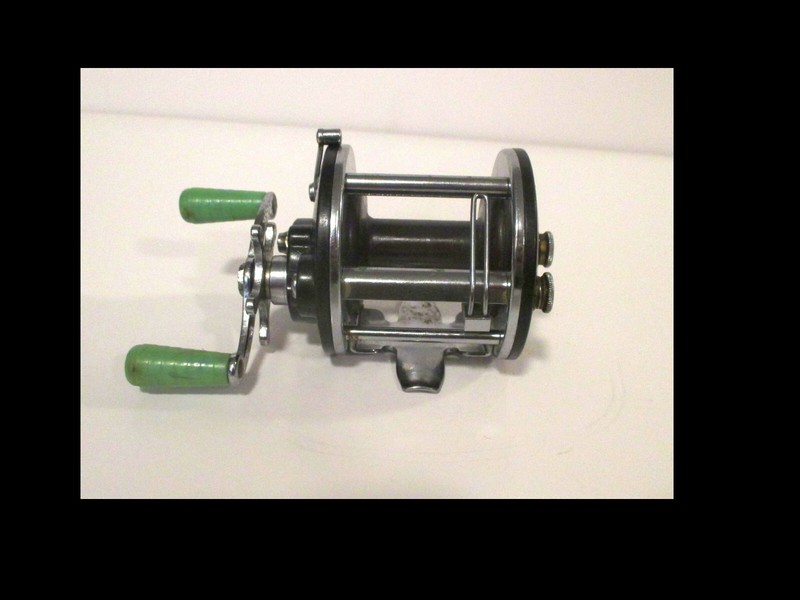 Vintage Penn 109 reel