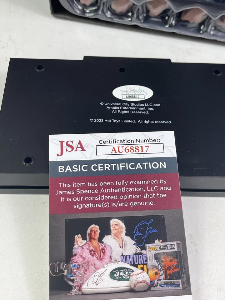 Figura Hot Toys 1/6 Regreso al Futuro Parte III Firmada por Michael J. Fox JSA Foto 4 de 4