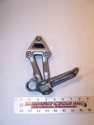 KAWASAKI ZX11 REAR LEFT FOOT REST PEG & BRACKET 35011-1521-HN ZX