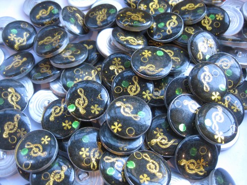 29mm BARGAIN Resin Black Treble Clef Gold Vintage Sewing Buttons BULK 100pcs - Picture 3 of 6
