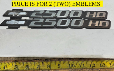 (2) CHEVY SILVERADO 2500 HD CIRCA '03 DOOR EMBLEMS 15767140 {X287}