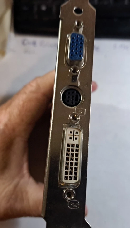 ATI Radeon 128MB DVI Video Card E-G012-04-2366 B - Image 3 of 3