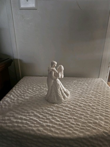 Porcelain Bride And Groom First Dance Wedding Cake Topper Keepsake Figurine - Picture 2 of 3