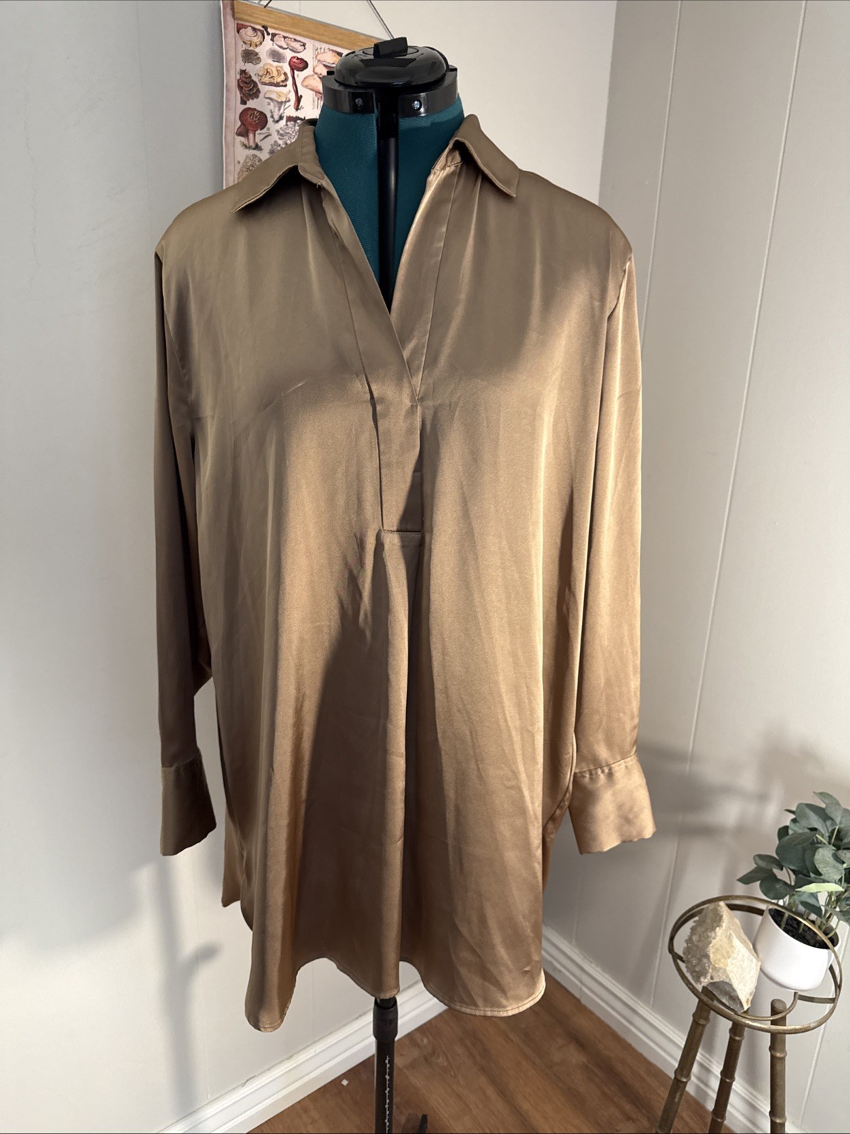 H&M Women Tunic S Button Champagne Satin Collared Long Sleeve Preppy Feminine