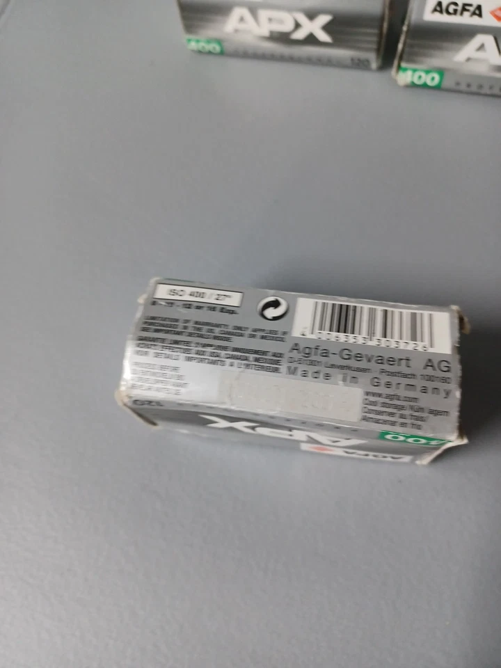 AGFA Agfapan APX 400 blanco y negro profesional 120 película - caducado 2009 3 rollos Foto 2 de 4