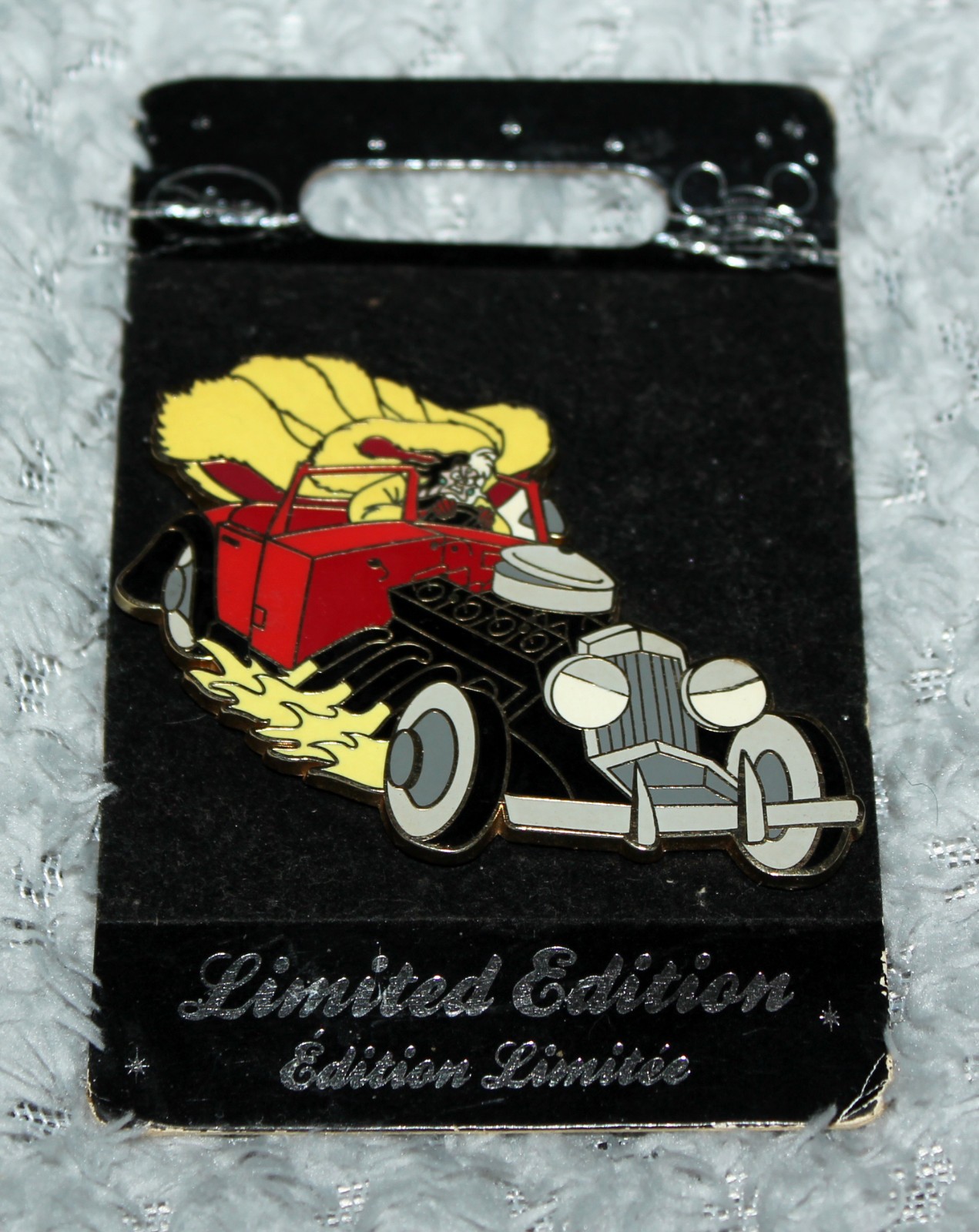Cruella DeVille in Car Disney Store Limited Edition 800 Pin Badge 101 Dalmations