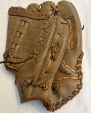 Leaguer Baseball Glove 5333 RHT 10” Nylon Reinforced Curt Simmons Closed Web