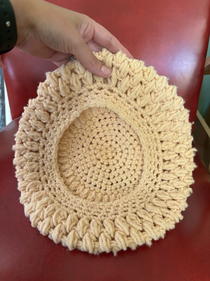 Boina de ganchillo vintage para mujer sombrero pompón hecho a mano retro invierno rosa polvorienta Foto 4 de 4