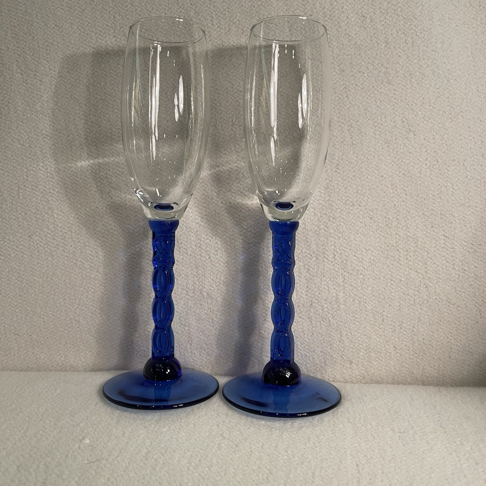 Vtg 2000 Clear Glass W/ Cobalt Blue Stem Champagne Flutes Twisted Pattern Set 2