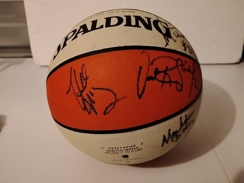 Signed WNBA BALL ( Multiple Signatures) - Picture 2 of 6
