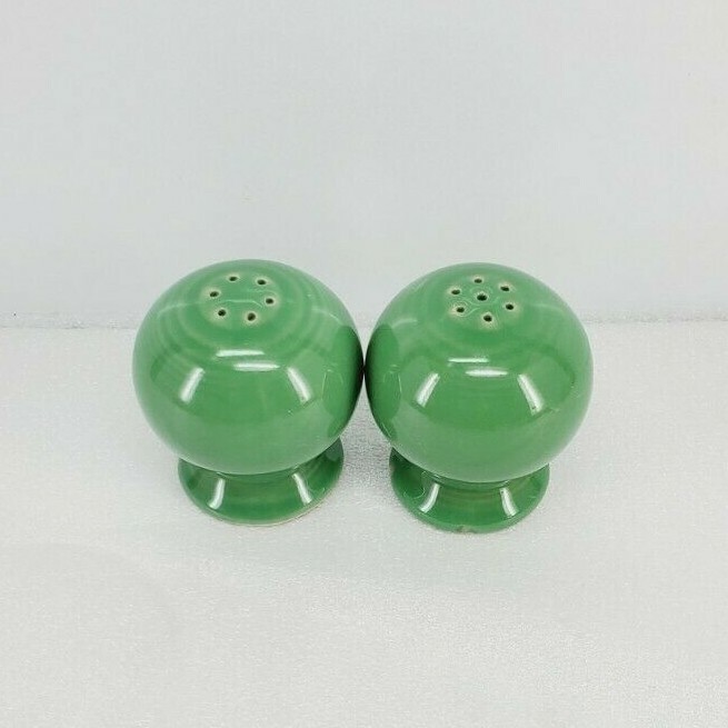 ROUND BALL BULB SALT & PEPPER SHAKERS meadow green FIESTA new