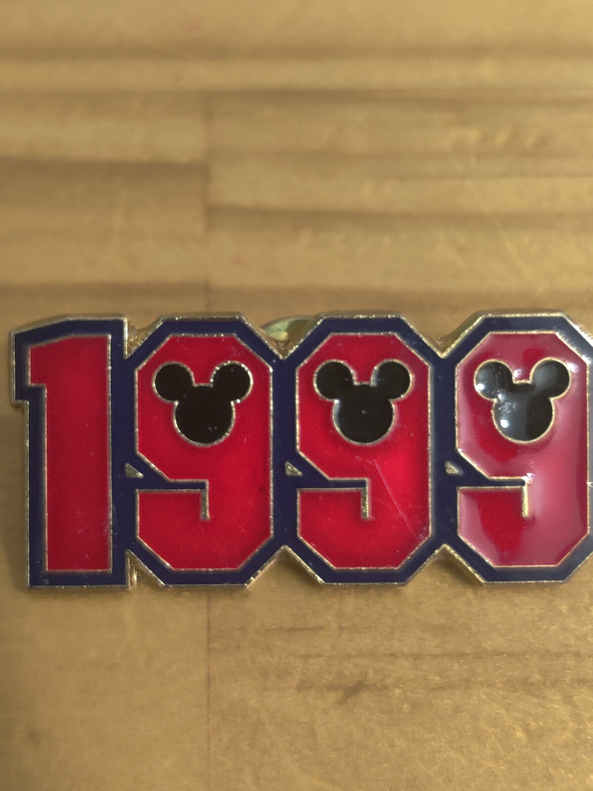 Disney 1999 Mickey Pin