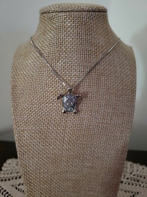 Schildkröte Anhänger Halskette ~ Schildkröte Design ~ Silber Hardware ~ weißer Opal in Farbe