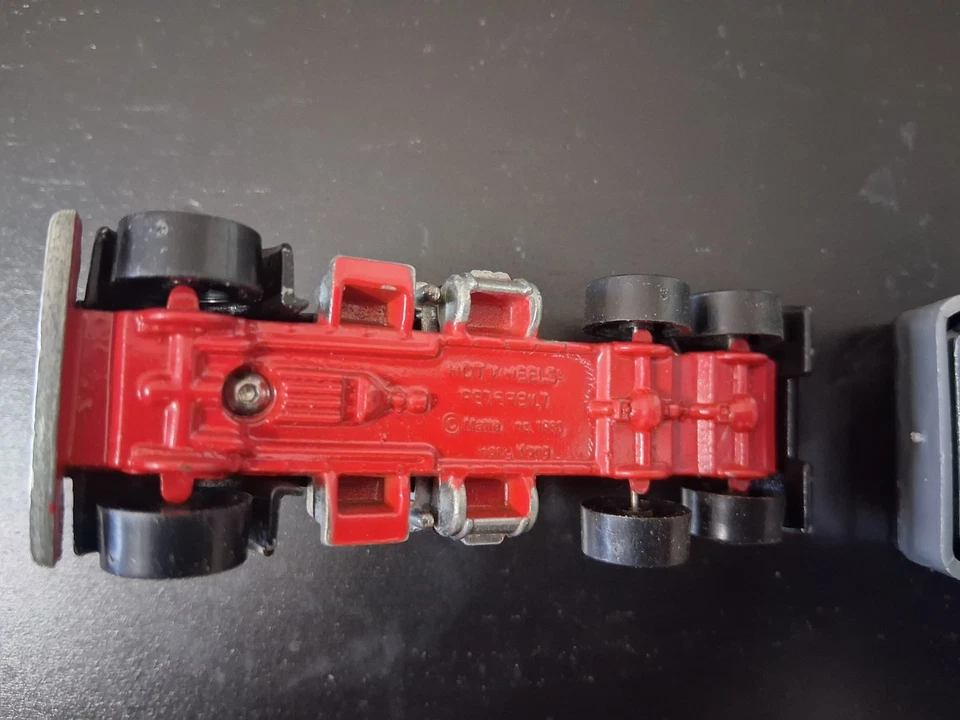 Vintage Hot Wheels Steering Rigs Custom Peterbilt And American Feed Trailer  - Image 4 of 4