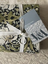BEAUTIFUL 'WILLIAM MORRIS V & A ' FAT QUARTERS - 100% COTTON