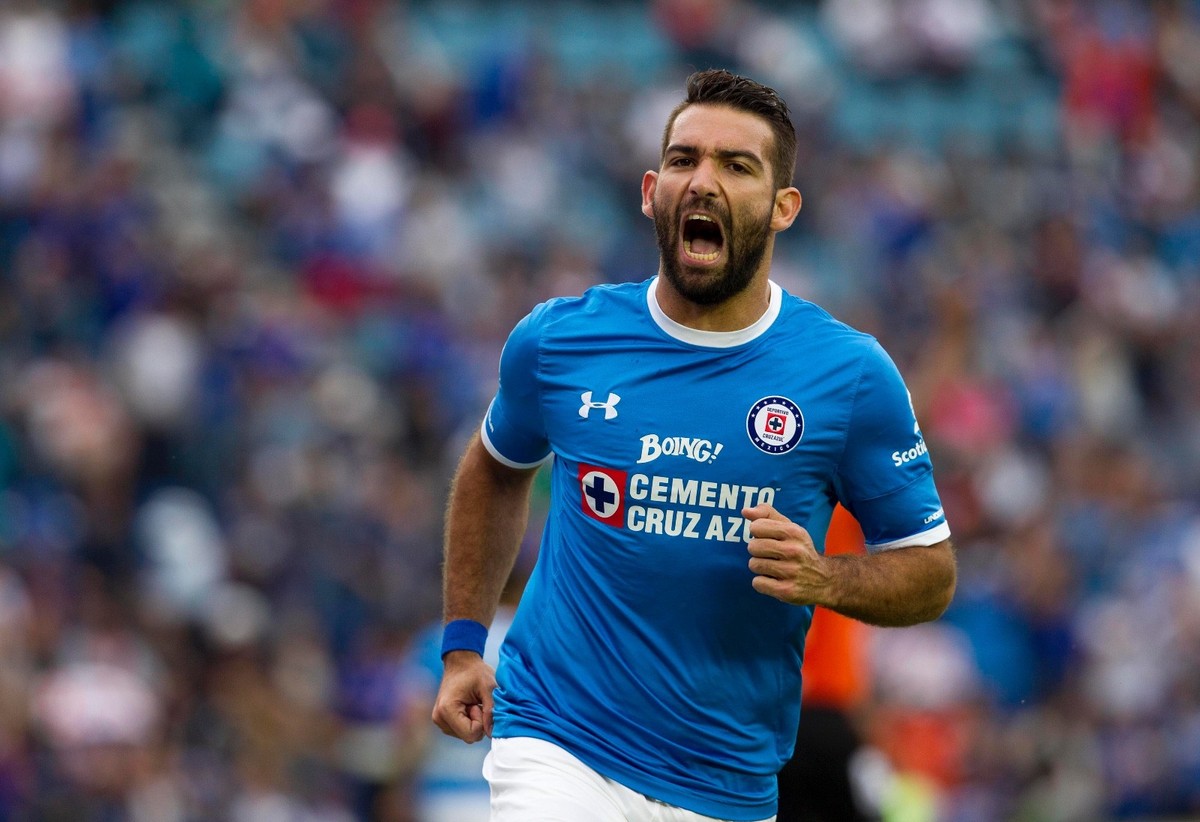 Cruz Azul Jersey Under Armour size Medium 2016-2017 #7 CAUTERUCCIO