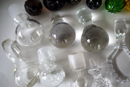 Konvolut Sammlung 27 Stöpsel Stopfen f. Karaffen Flacons Kristall Glas Pressglas - Bild 5 von 7
