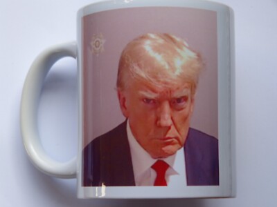 Donald Trump Mug Shot 11oz Becher Tasse Lustig Gefängnis Lock Him Up