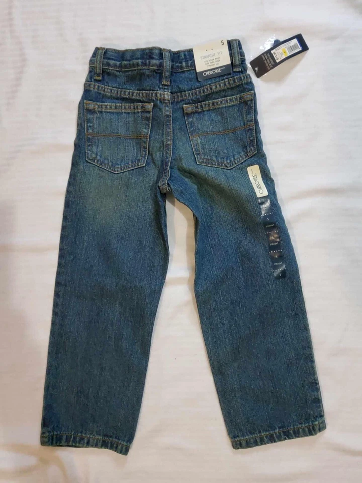 Pantalones de mezclilla marca Cherokee calce recto para niños talla 5 Foto 3 de 4