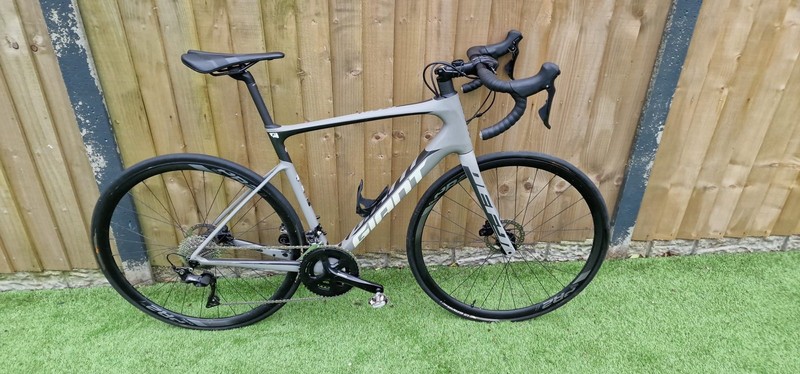 Giant Defy Advanced 2 2019 Road Bike M/L