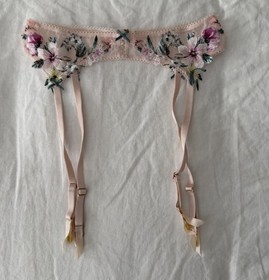 Victoria&rsquo;s Secret Dream Angels Floral Embroidered Bra, Thong & Garter set 