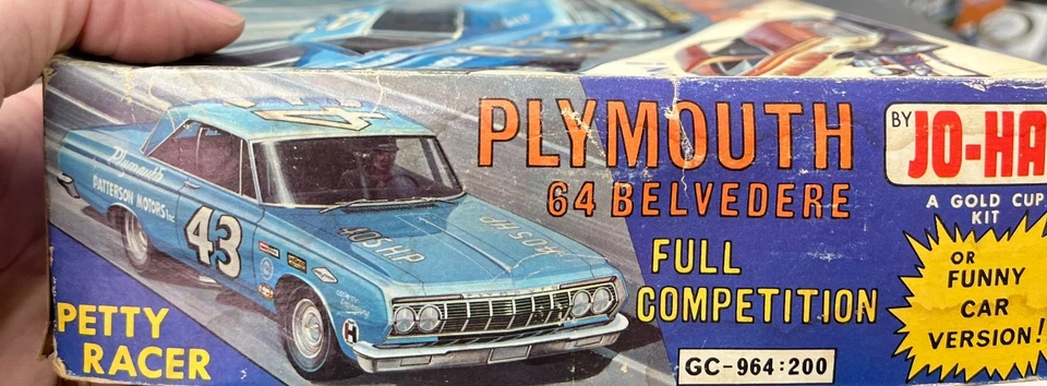 Johan Gc-964 1964 Plymouth Fury Hardtop Richard Petty Annual Model KIT 1/25 McM - Image 3 of 4