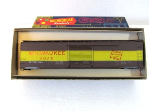 1/87 HO Roundhouse 1218 - 50' vagón de carga de una sola puerta, Milwaukee Road 2144 NUEVO en CAJA | Zustand: New