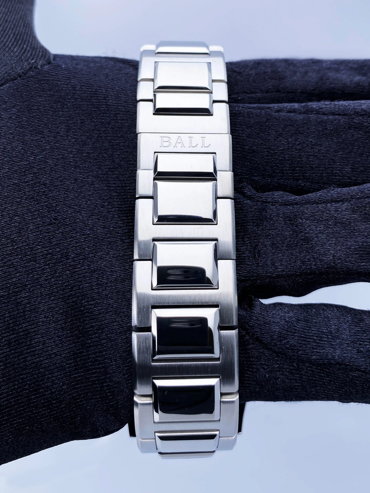 BALL Engineer III Marvelight Chronometer 40MM Ice… - image 8