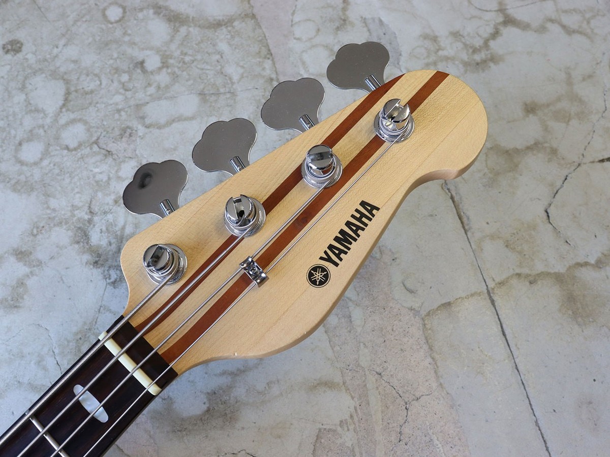 Yamaha BB424X Series Electric Bass Guitar Red Metallic Used Yamaha BB424X Series Electric Bass Guitar Red Metallic Used