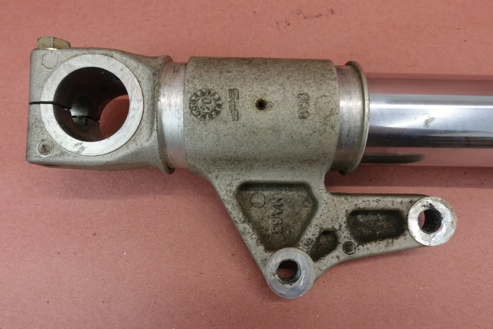 Tubo amortiguador horquilla delantera derecha Ducati Monster 750 620 2000-2005 Foto 2 de 4