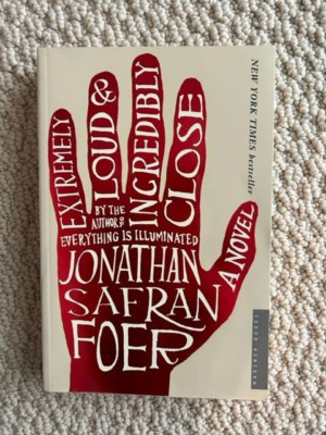 Extremely Loud and Incredibly Close by Jonathan Safran Foer trade paperback