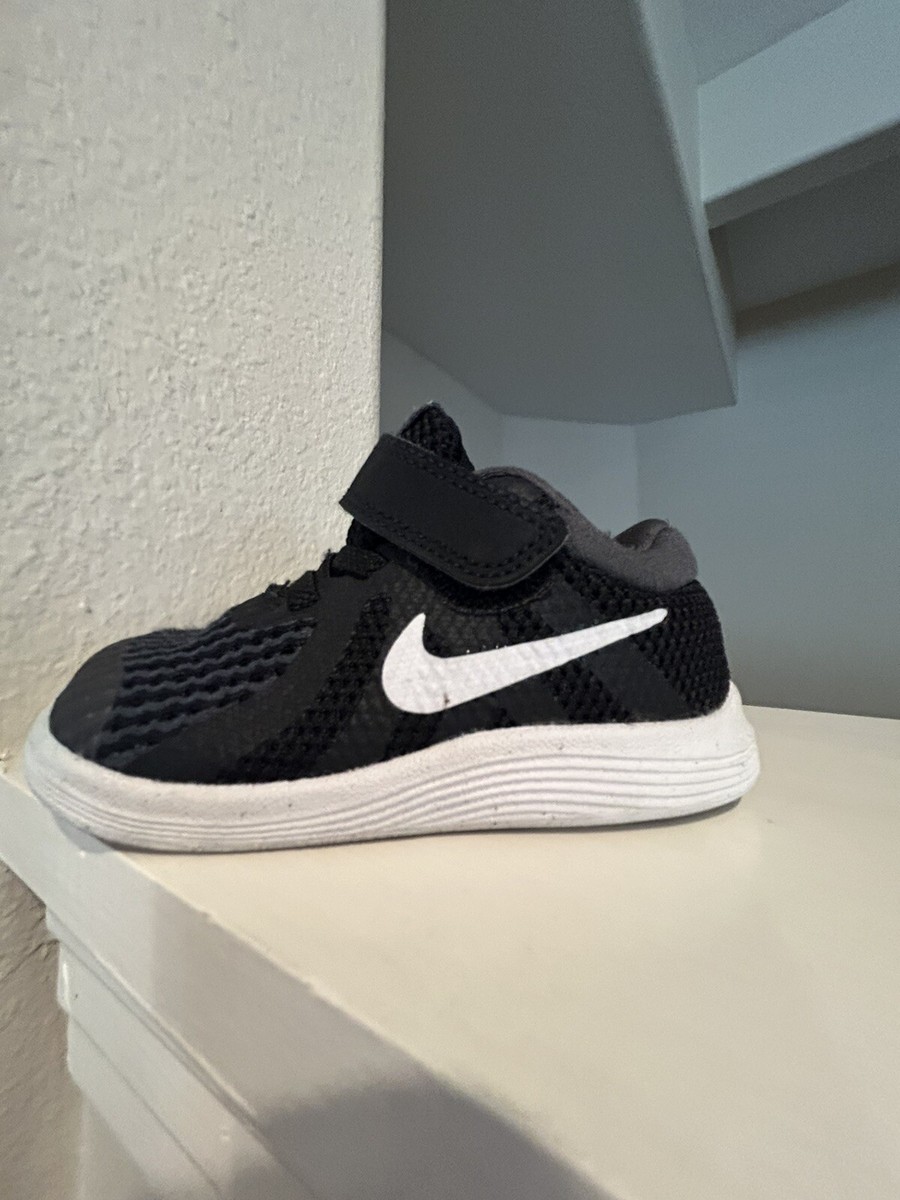 nike revolution 4 infant black