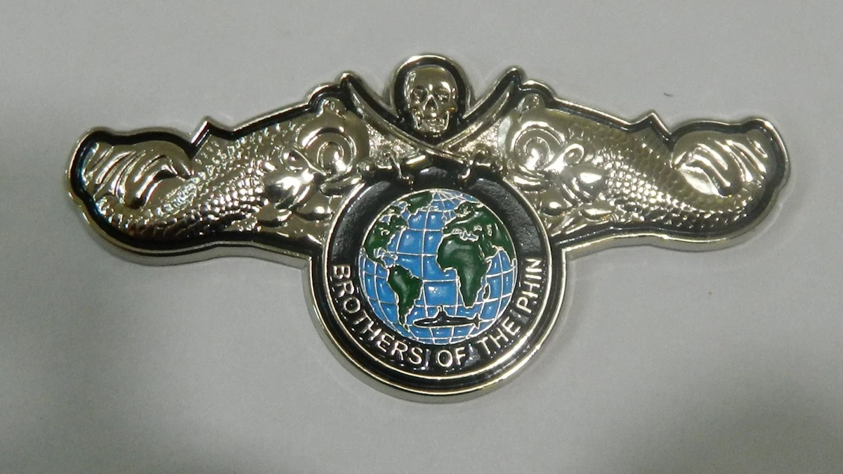 希少美品 1950年代◆アメリカ海兵隊 純銀製/SILVER 襟章/バッジ/徽章 希少美品 1950年代◇アメリカ海兵隊 純銀製/SILVER 襟章/バッジ/徽章 潜艇