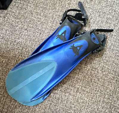 Technisub Tauchflossen blau/schwarz mit verstellbarem Fersenband, 1 Paar