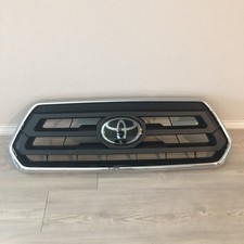 2020-2023 Toyota Tacoma Front Grille W Chrome Surround Emblem Oem 2020-2023 Toyota Tacoma Front Grille W Chrome Surround Emblem Oem
