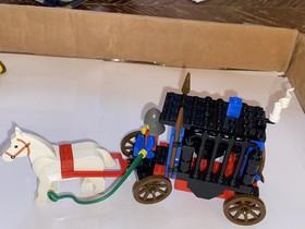 Vintage LEGO Castle: Dungeon Hunters (6042) Instruction manual included.