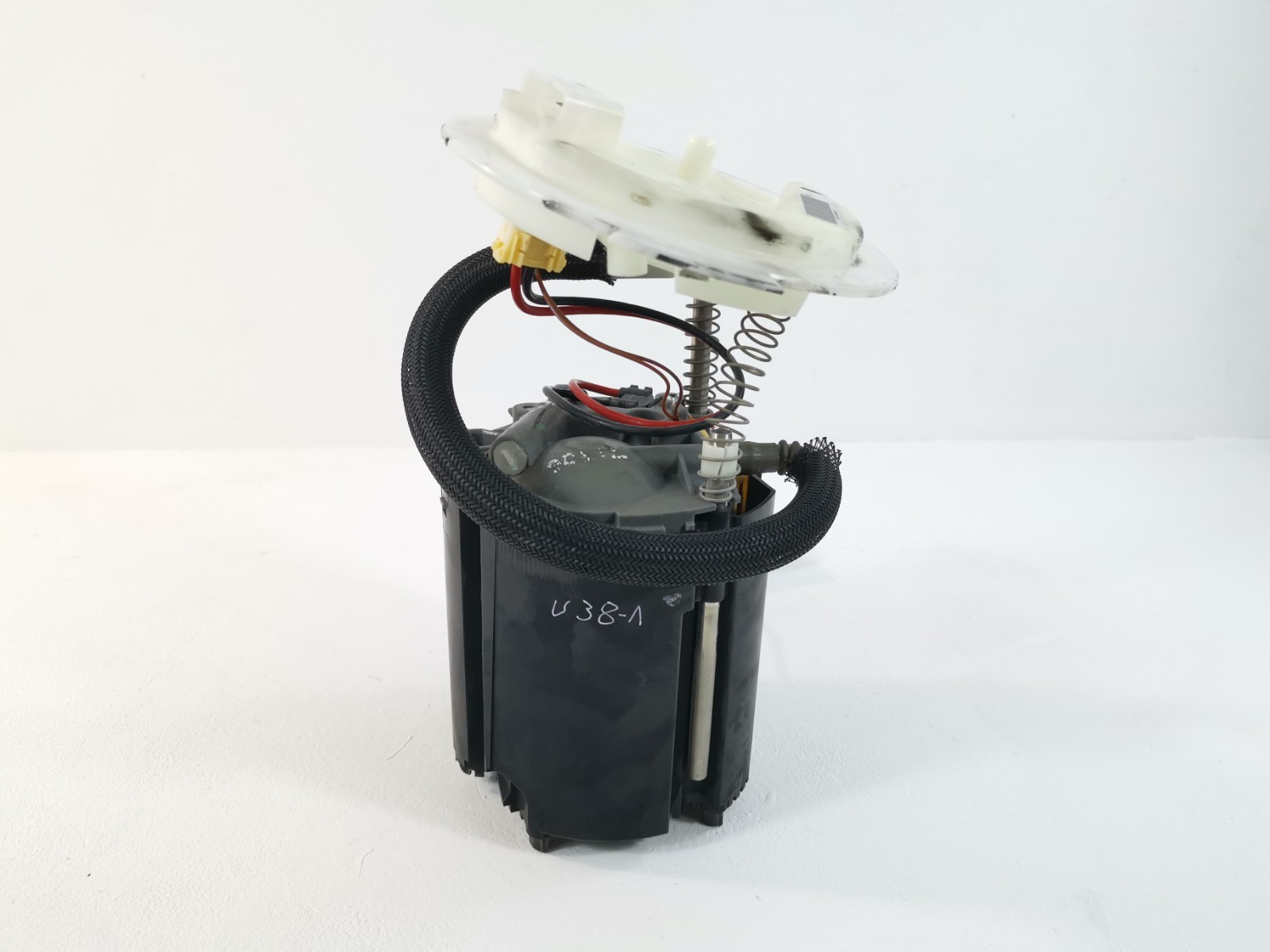 Maserati Ghibli 2017 RWD M156B 3.0 L Fuel Gas Tank Pump Unit 670035006 OEM