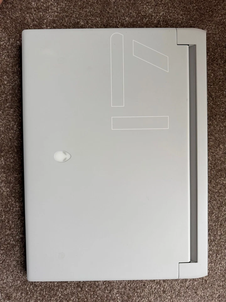 Dell Alienware X17 R1 i7-11800H 8 Core 16Gb 512SSD RTX 3060 6Gb FHD 360Hz  - Image 2 of 4