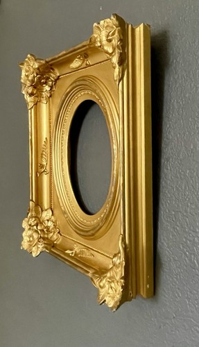 Cornice antica ornata per ritratto ovale doratura ad acqua adatta 9”x7” - Foto 3 di 13