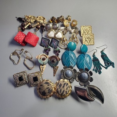 Lot of 18 Vintage FASHION STUD EARRINGS One Screw on From Mom's Estate