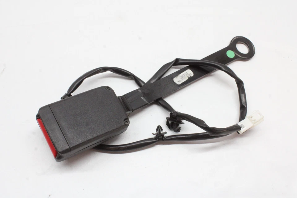 Nissan Versa SV 2020 hebilla de cinturón de seguridad delantero izquierdo negro OEM 20 21 Foto 3 de 4