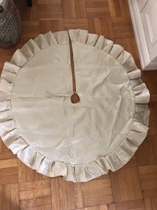 Martha Stewart 52 Christmas Tree Skirt Gold And White Pleated Ruffle Felt Lined Ebay