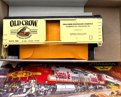 HO GREENWAY PRODUCTS CUSTOM PAINTED BEER REEFER KIT OLD CROW DISTILLERY KENTUCKY