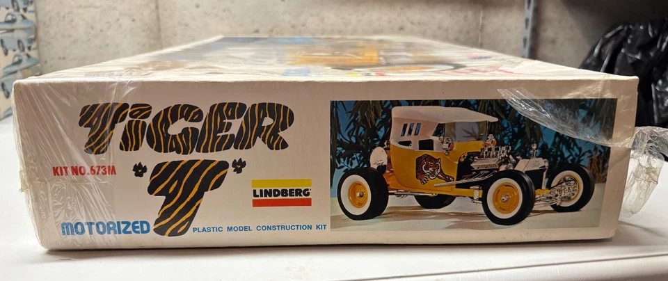 🎁 1977 Lindberg "TIGER T" Large 1/8 Scale Motorized Sealed Kit - Image 4 of 4